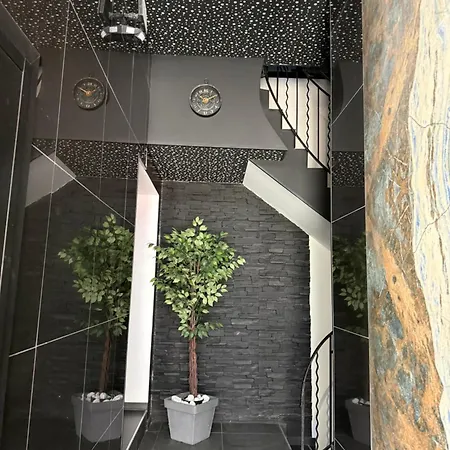T2 Modern Apartment