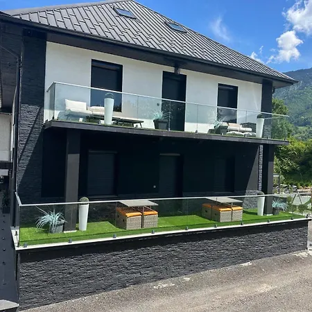 T2 Modern Apartment Frontenex