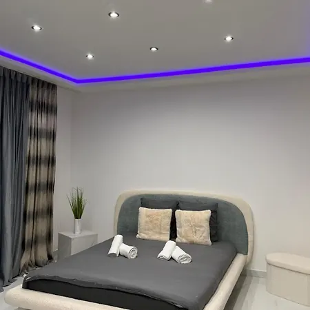 T2 Modern Apartment *